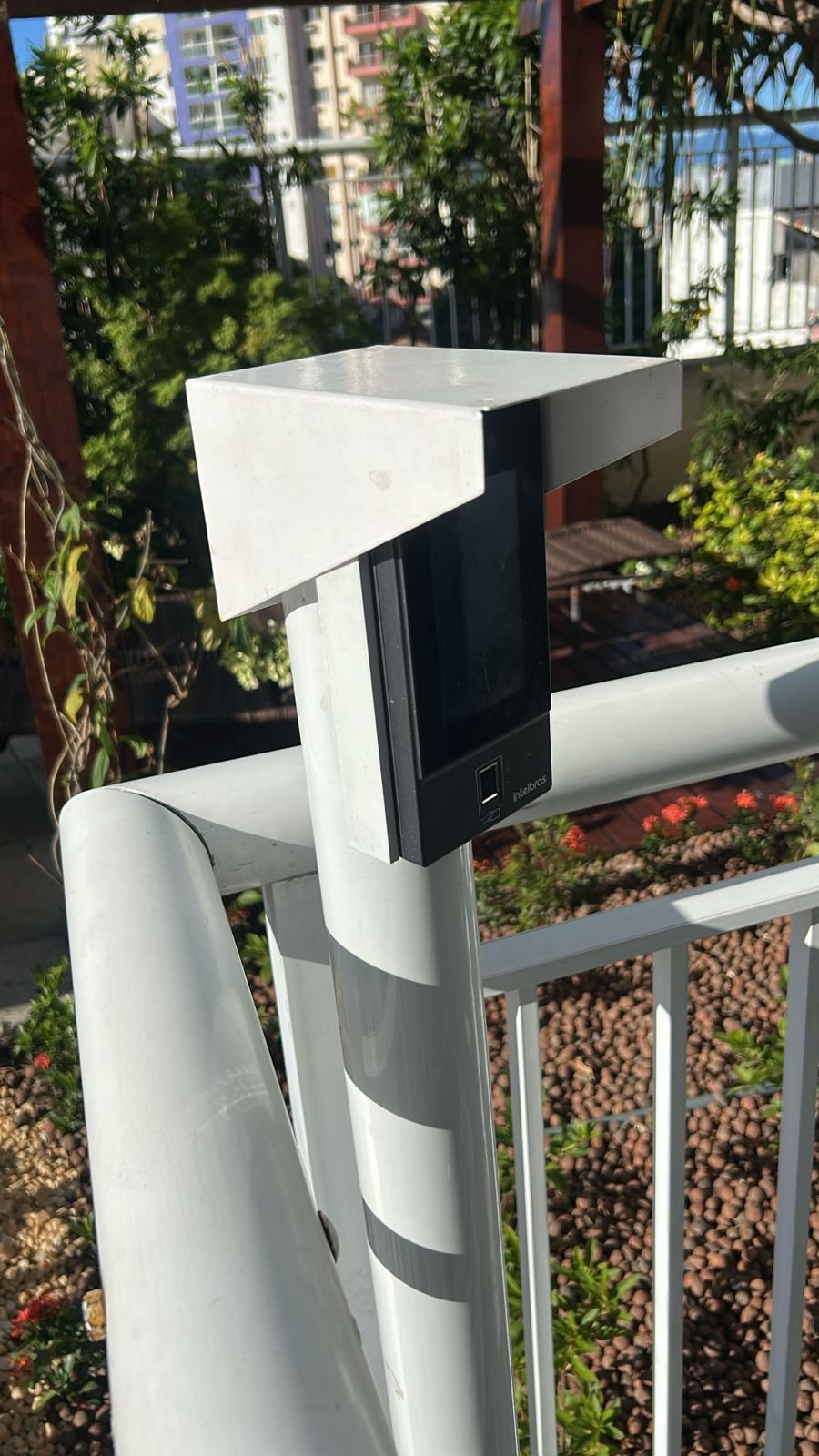 Instalação de sistema de segurança e controle de acesso